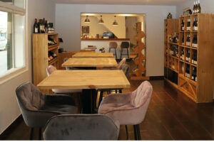 Le bar à vin "Bouchon rouge" situé en Essonne - 91 - à Brunoy